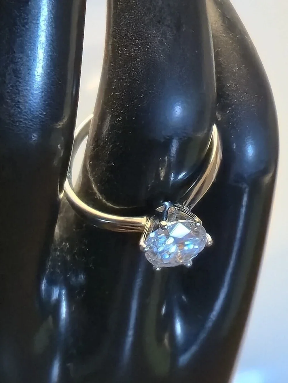 925 Silver Inlaid 2 Carats Moissanite Ring Size 9 Color Grade D Clarity VVS1